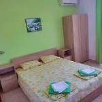 Guest House Yanina