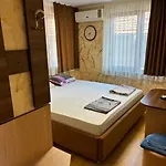 Cozy One-Bedroom Apartment In Sozopol Old Town 2